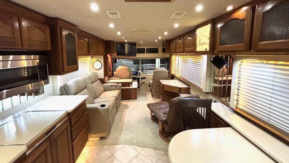 2000 Country Coach Affinity :: Arizona Luxury Coach