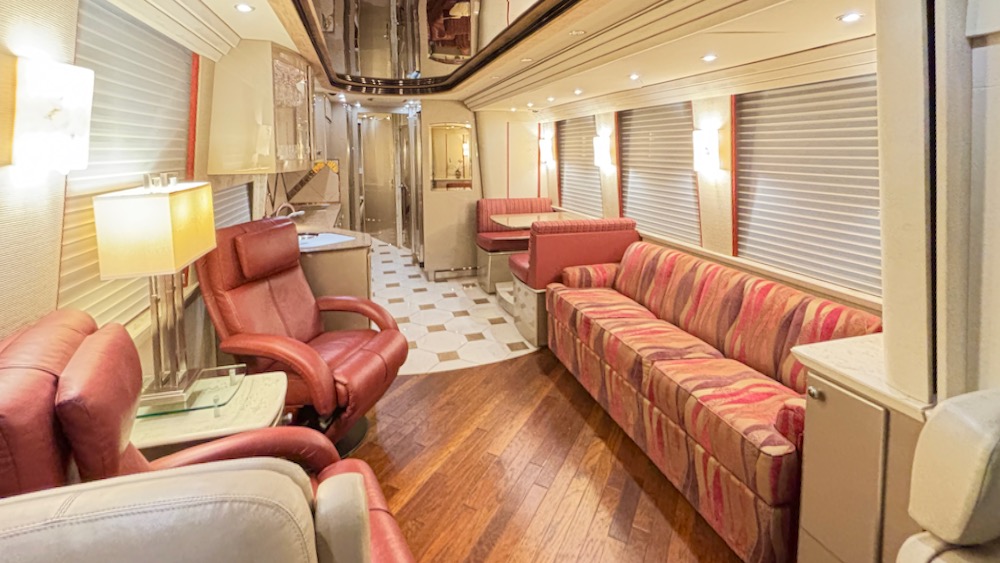 2006 Prevost Country Coach XLII2S :: Arizona Luxury Coach