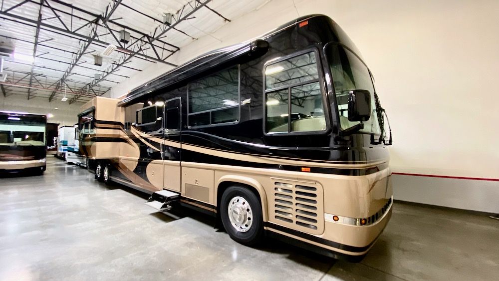 Image Description of "2001 Newell Triple slide Mid Entry".