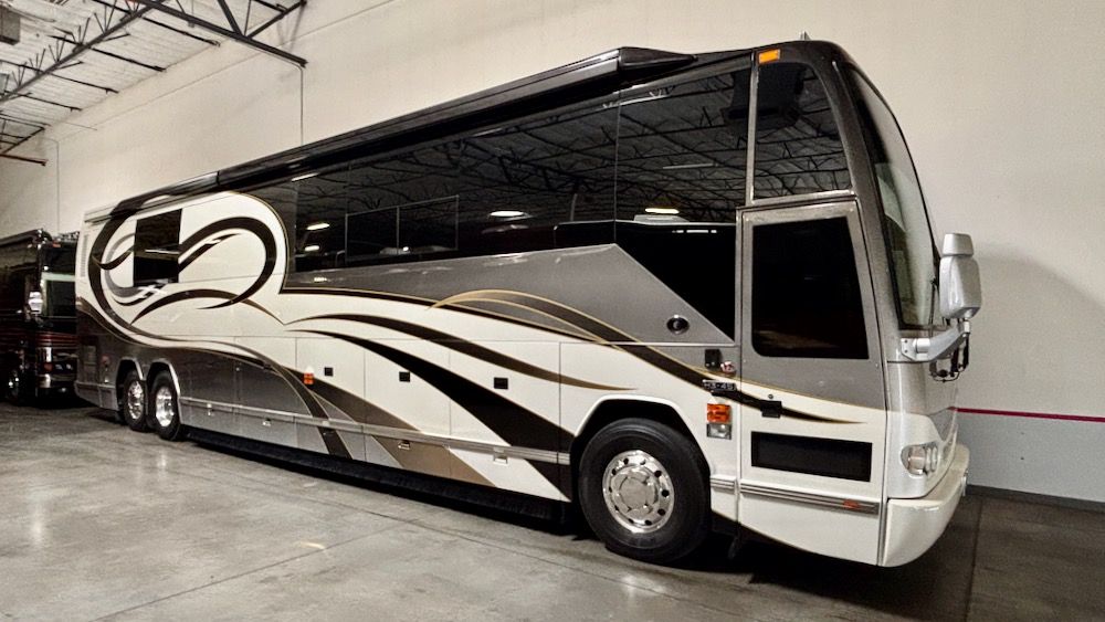2005 Prevost Vantare H3-452S
